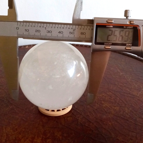 Beautiful clear crystal sphere. - Picture 11 of 11